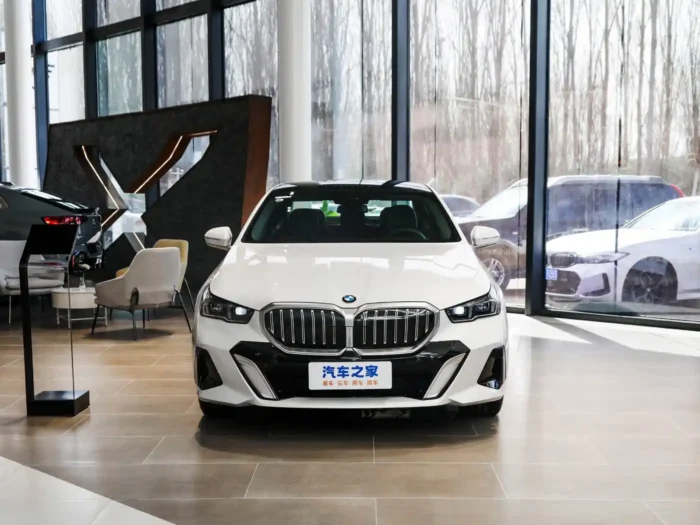 BMW 5 Series – Image 2