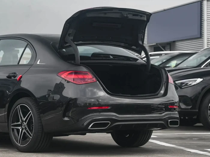 Mercedes-Benz C-Class - Image 9
