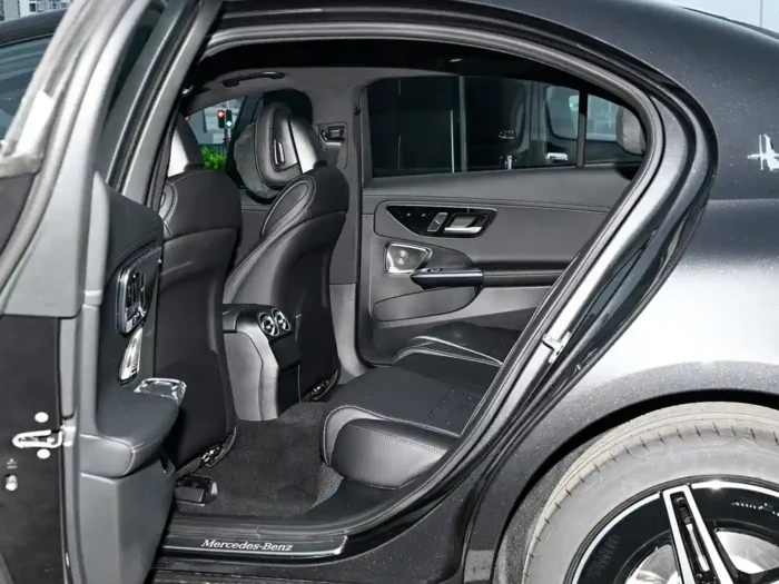Mercedes-Benz C-Class - Image 7