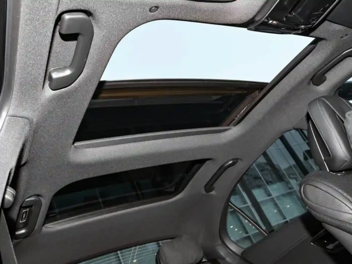 Mercedes-Benz C-Class - Image 8