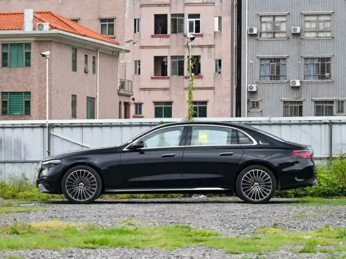 Mercedes-Benz E-Class - Image 3
