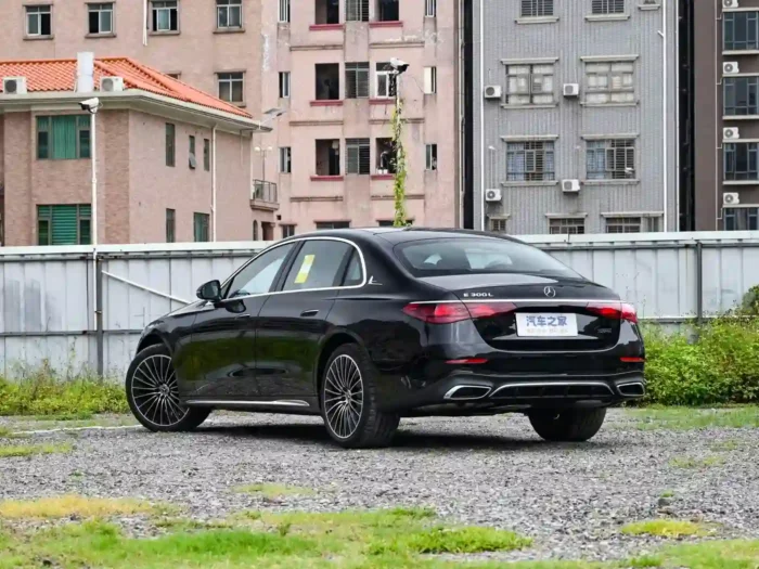 Mercedes-Benz E-Class - Image 4