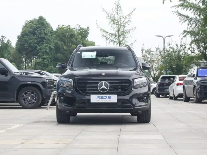 ⁦Mercedes-Benz GLB⁩ - الصورة ⁦2⁩
