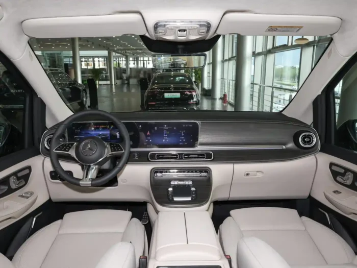 ⁦Mercedes-Benz V-Class⁩ - الصورة ⁦5⁩