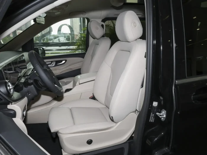 ⁦Mercedes-Benz V-Class⁩ - الصورة ⁦6⁩