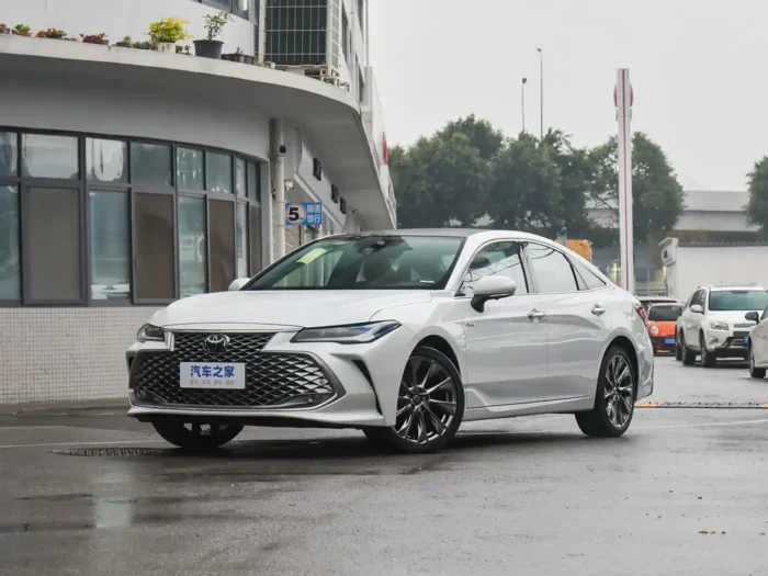 Toyota Avalon - Image 1