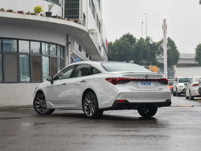 Toyota Avalon - Image 4