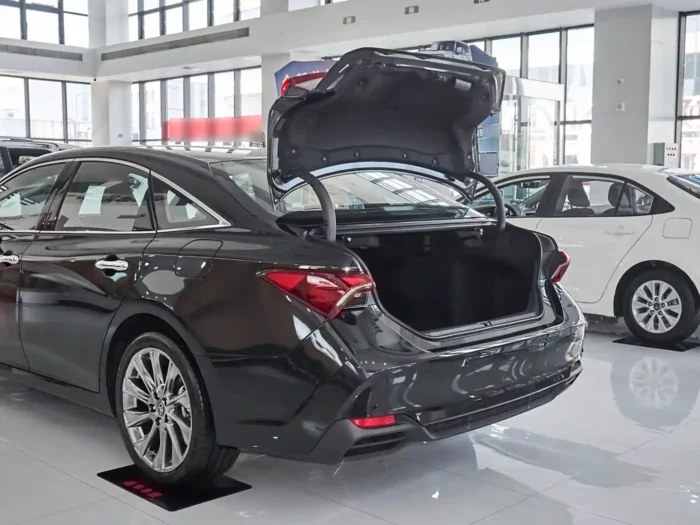 Toyota Avalon - Image 9