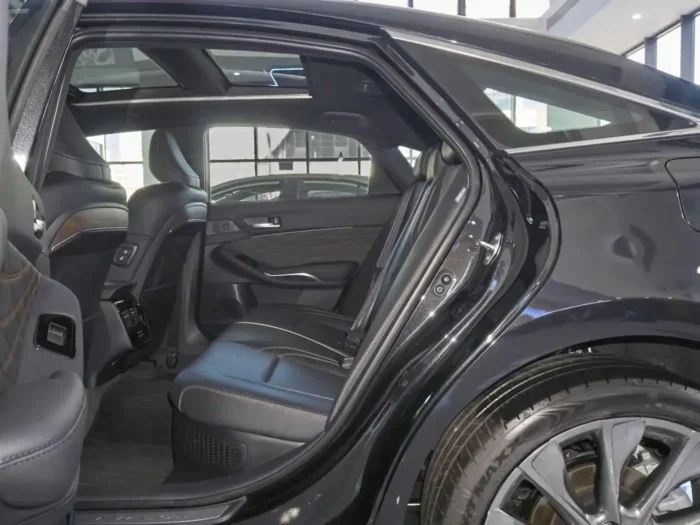 Toyota Avalon - Image 7