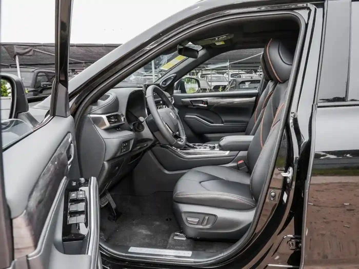 ⁦Toyota Crown Kluger(Gasoline)⁩ - الصورة ⁦6⁩