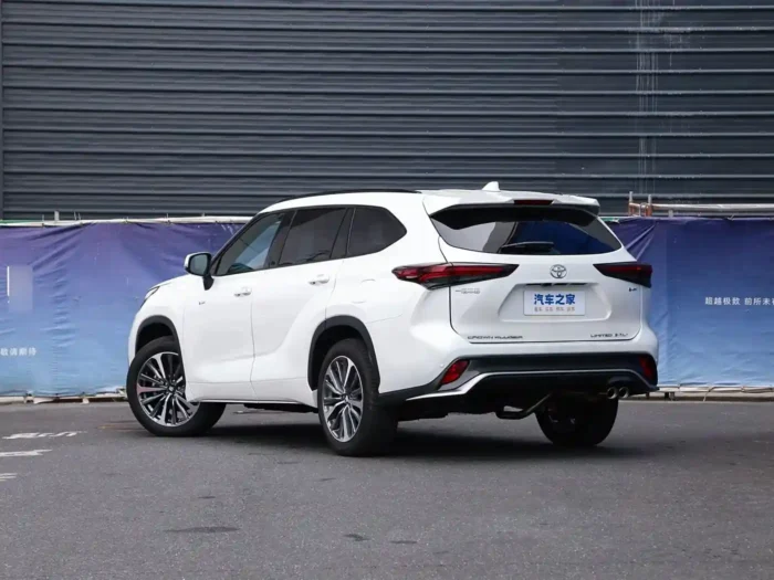 Toyota Crown Kluger(Hybrid) - Image 4