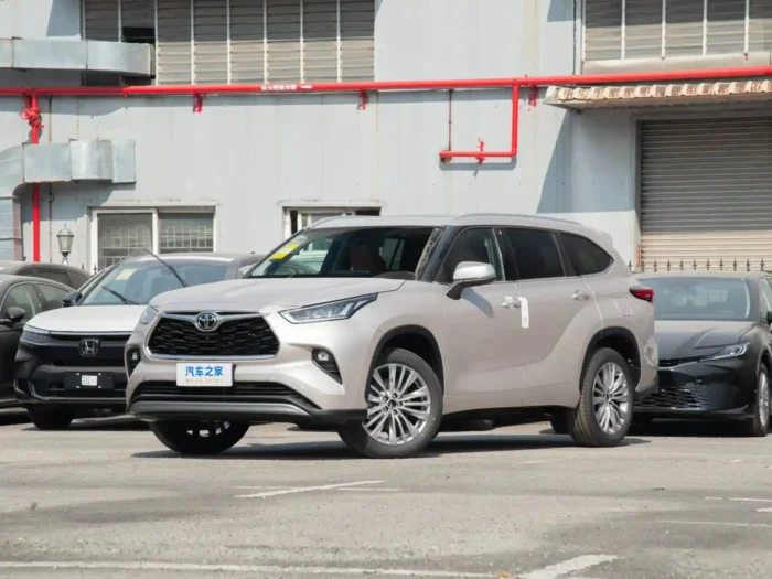 Toyota Hanlanda(Gasoline) — изображение 1