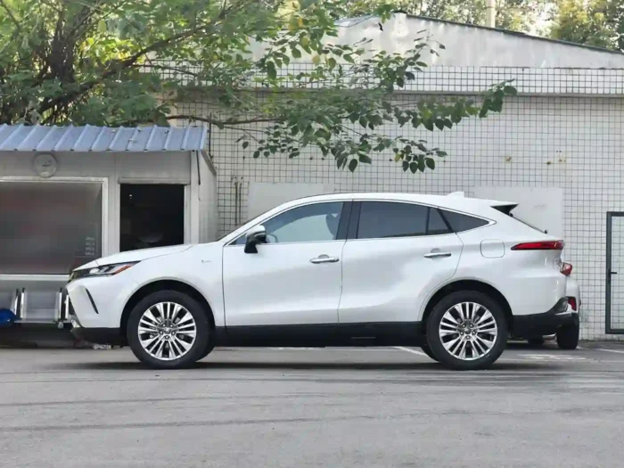 Toyota Harrier(Hybrid) - Image 3