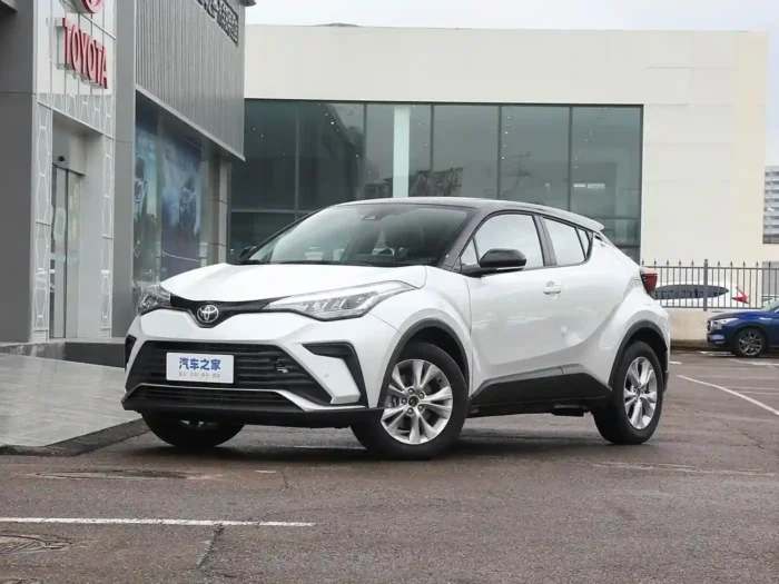 Toyota IZOA((Gasoline) — изображение 1