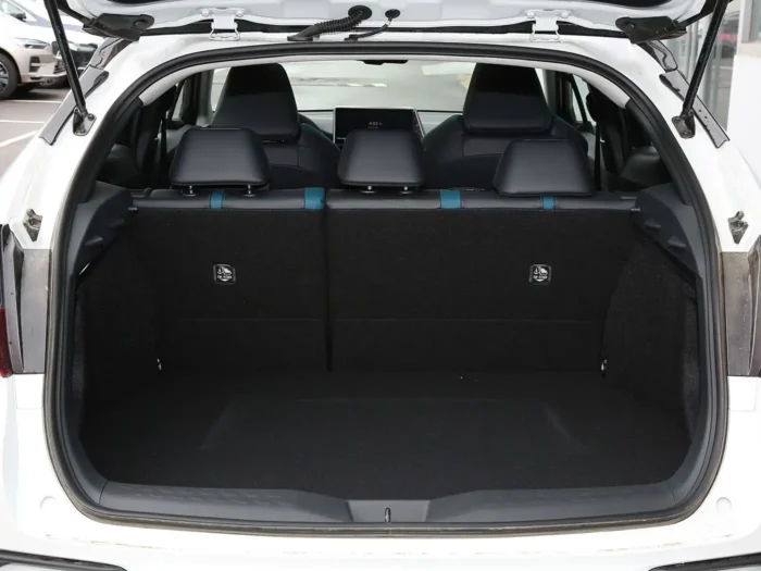 Toyota IZOA((Gasoline) — изображение 9