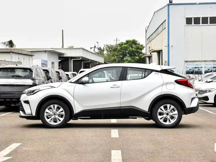 Toyota IZOA(Hybrid) - Image 3