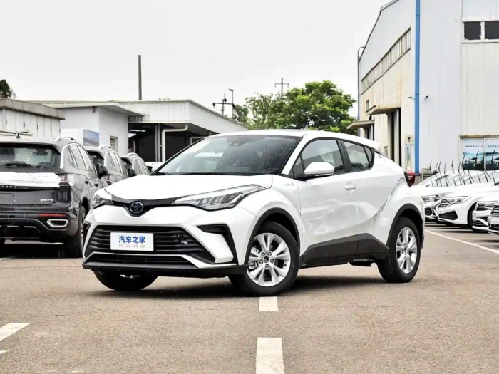 Toyota IZOA(Hybrid) - Image 1
