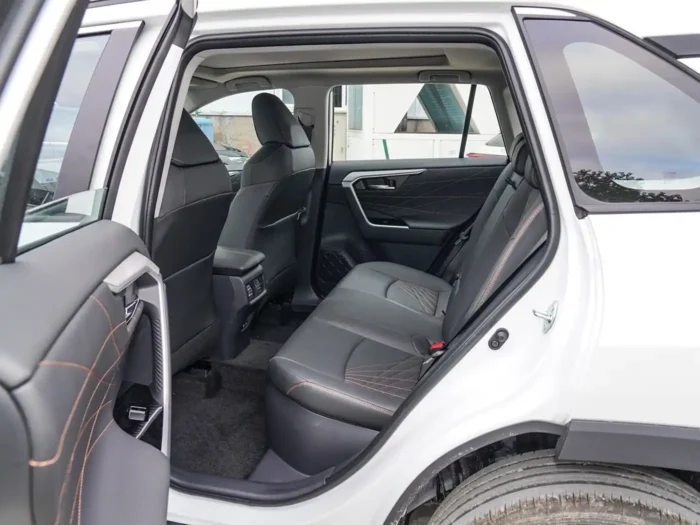 Toyota RAV4 — изображение 7