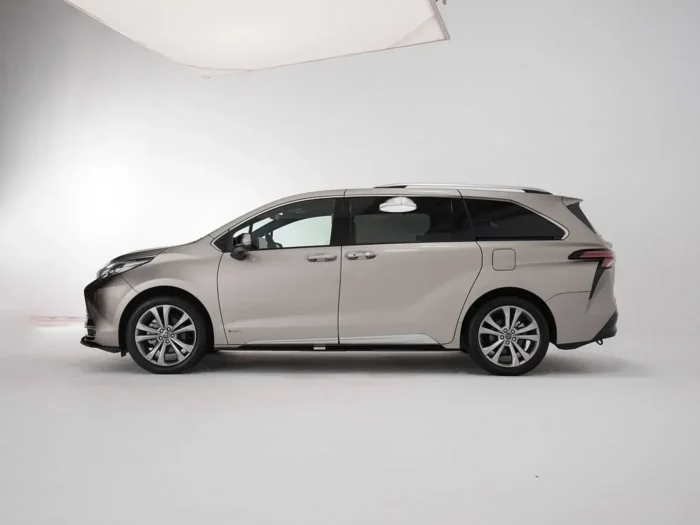 Toyota Sienna – Image 3