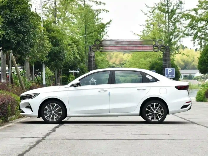 Geely EMGRAND(Gasoline) - Image 3