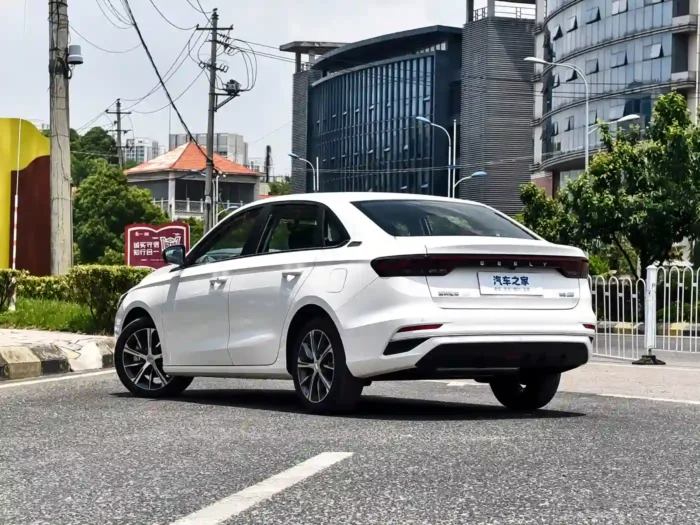 Geely EMGRAND（Hybird） - Image 4