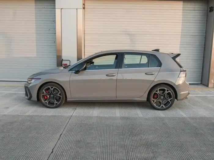 ⁦Volkswagen Golf GTI⁩ - الصورة ⁦3⁩