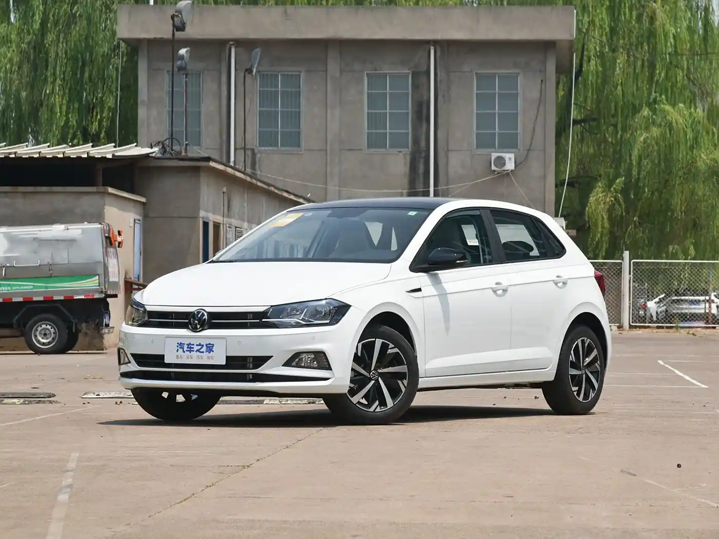 Volkswagen Polo exterior (3) Volkswagen Polo - الصورة 1