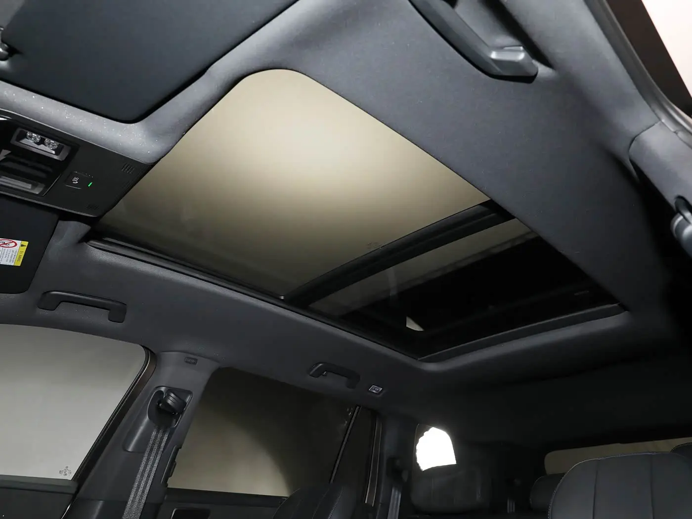 Volkswagen Teramont interior (1) Volkswagen Teramont - Image 8