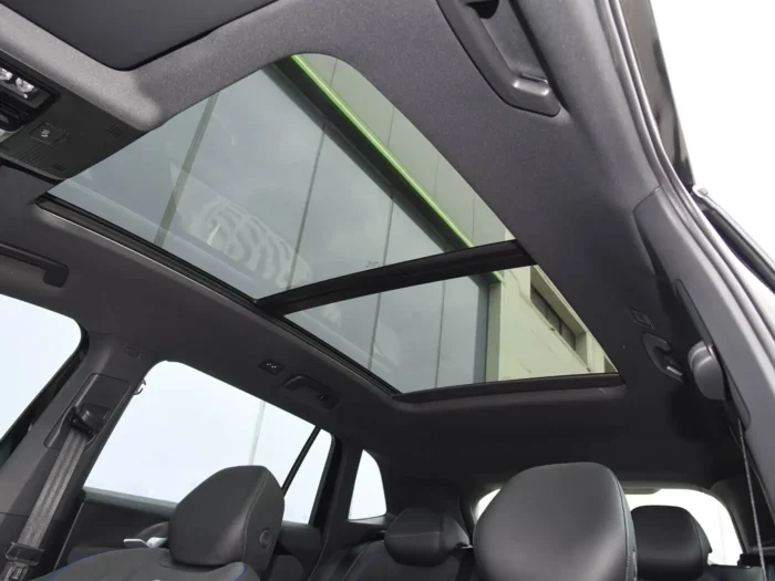 Volkswagen Tiguan L - Image 8