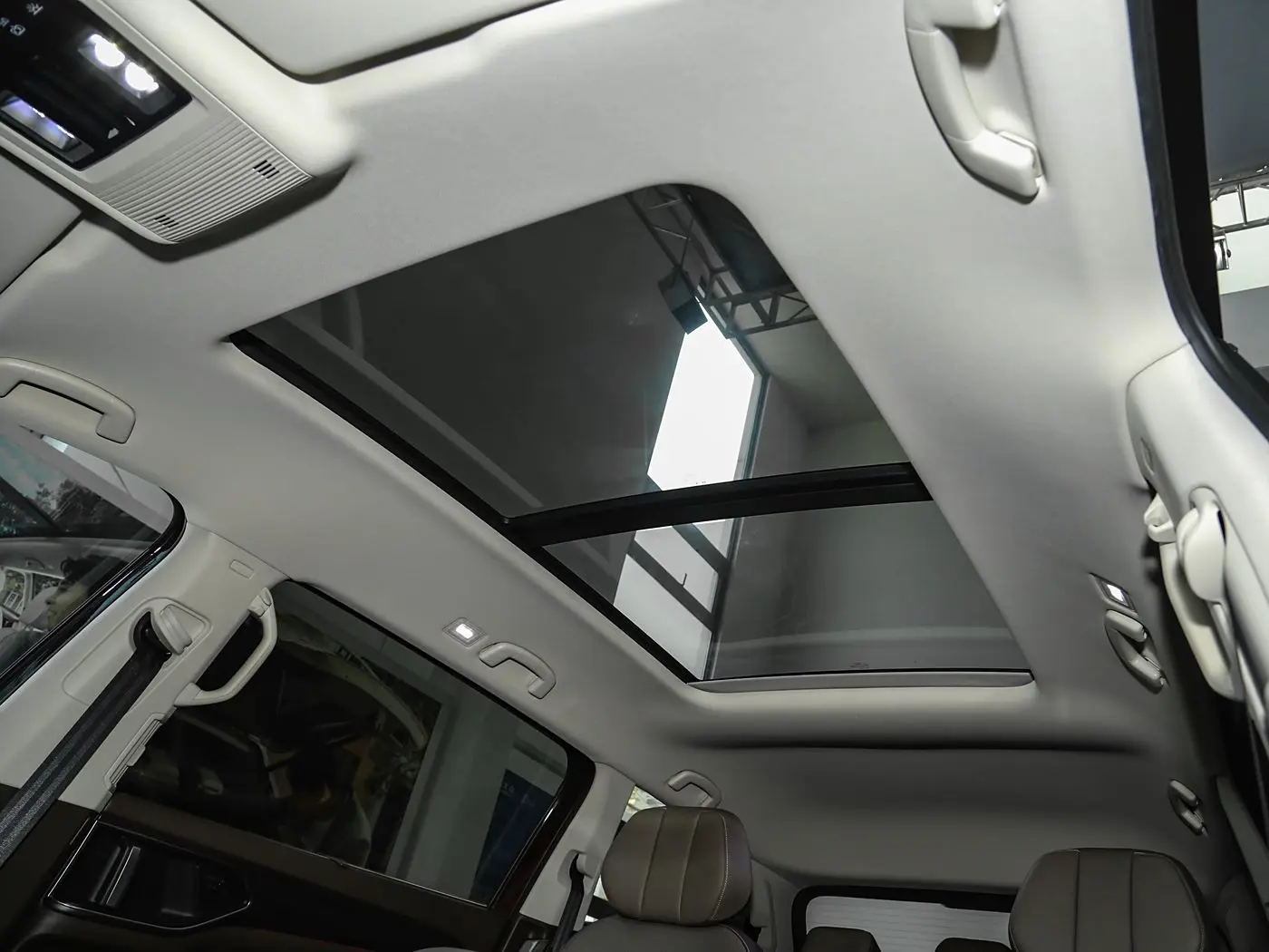 Volkswagen Viloran interior (6) Volkswagen Viloran - Image 9
