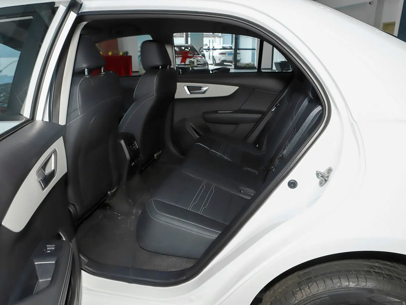 BYD Qin New Energy interior (1) BYD Qin New Energy — изображение 7