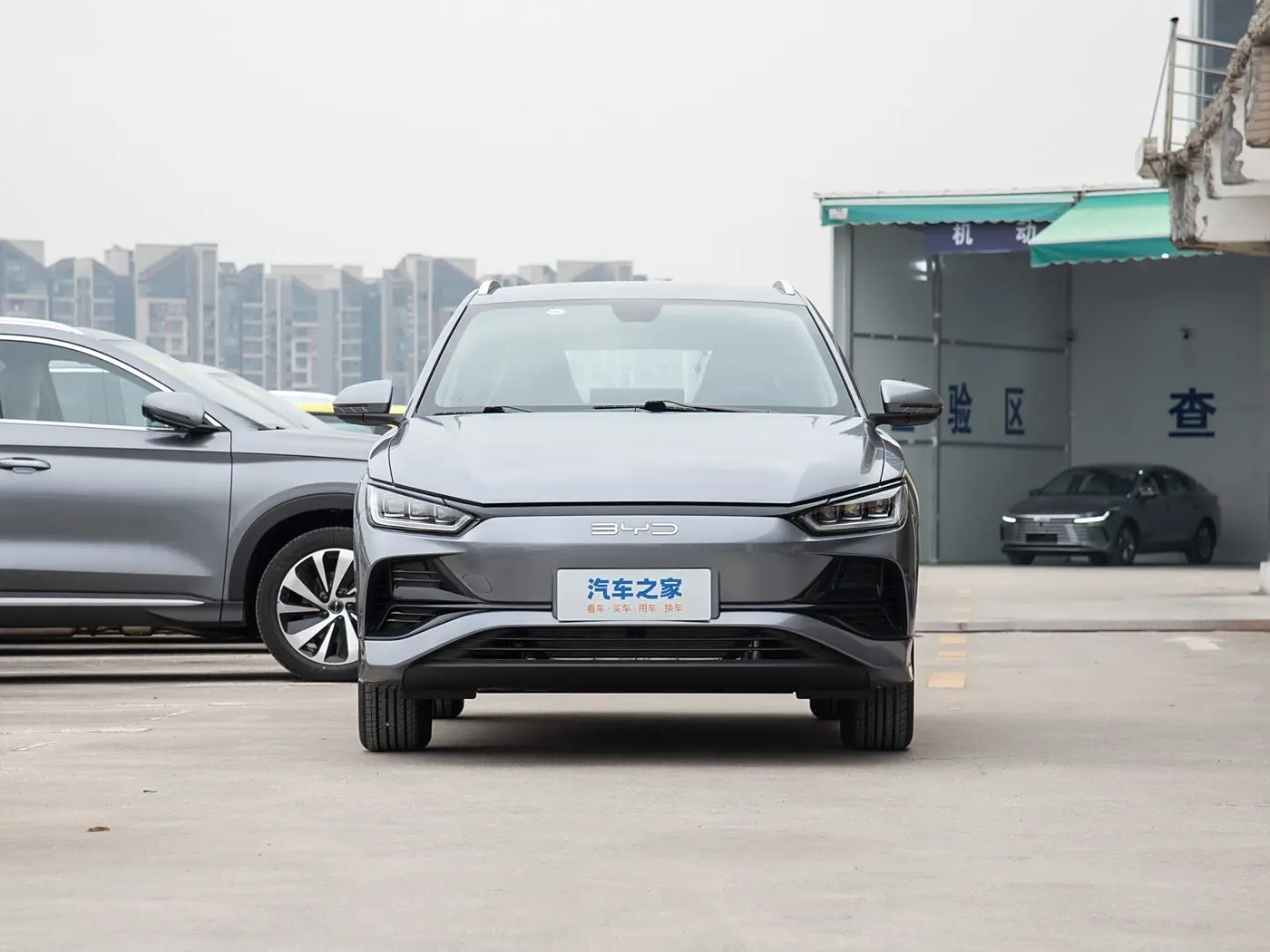 BYD e7 exterior (3) BYD e2 - الصورة 2