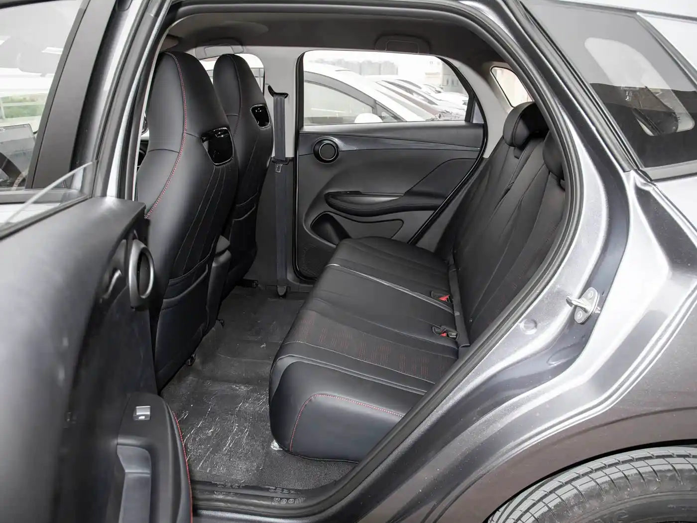 BYD e7 interior (1) BYD e2 - الصورة 7