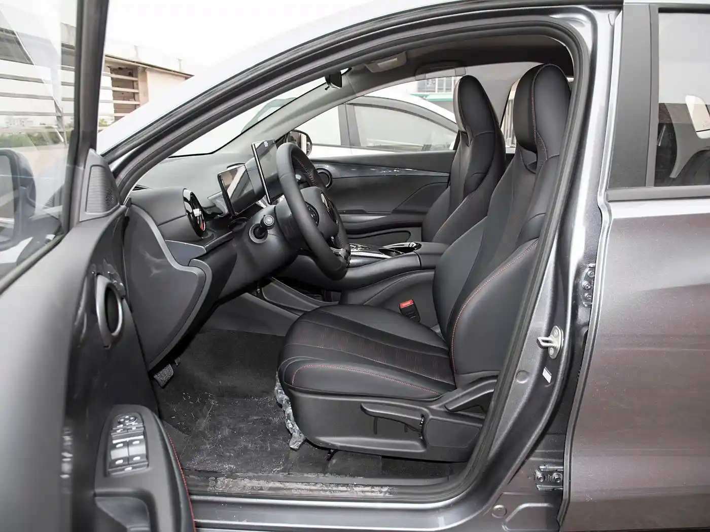 BYD e7 interior (4) BYD e2 - الصورة 6