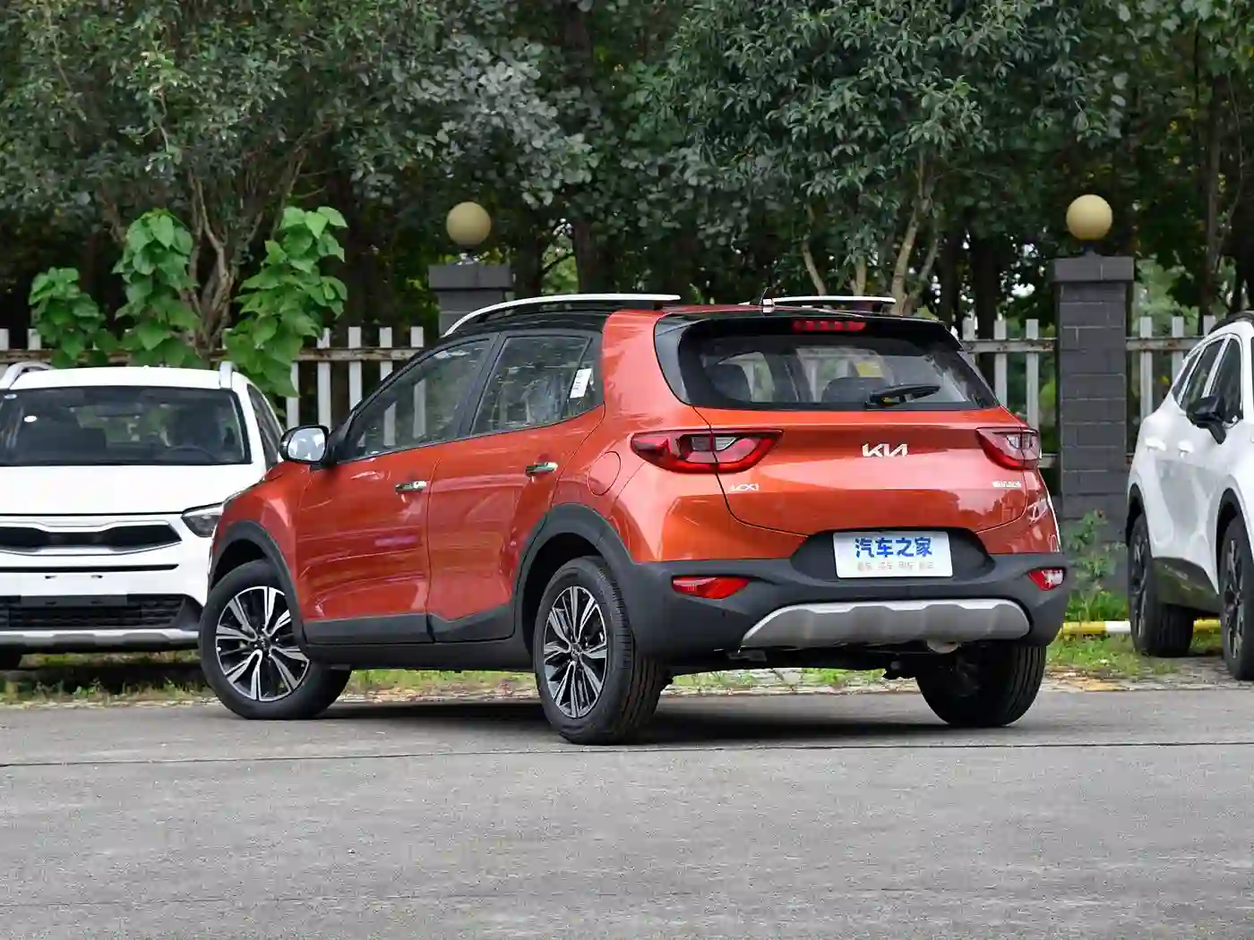 Kia Stonic exterior (1) Kia Stonic – Image 4