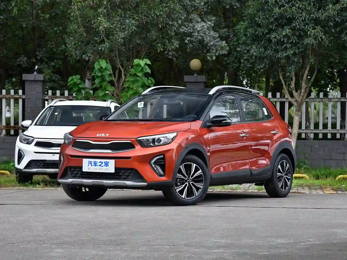 Kia Stonic exterior (3) Kia Stonic – Image 1