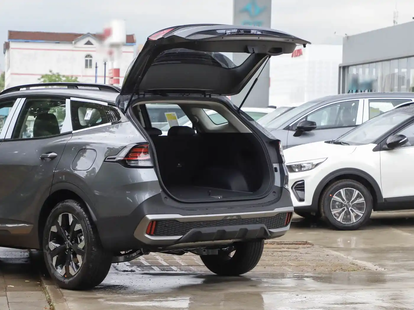 Shibo Tuojie (Sportage) interior (1) Kia Shibo Tuojie (Sportage) – Image 9