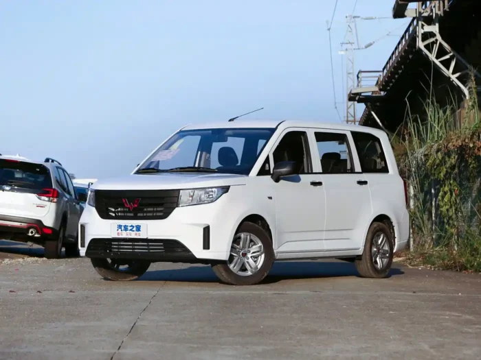 Wuling Hongguang PLUS - Imagen 1