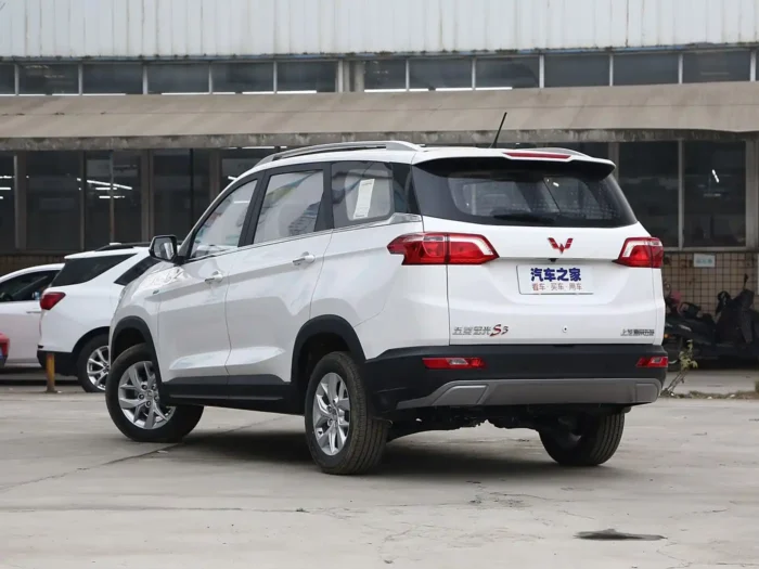⁦Wuling Hongguang S3⁩ - الصورة ⁦4⁩