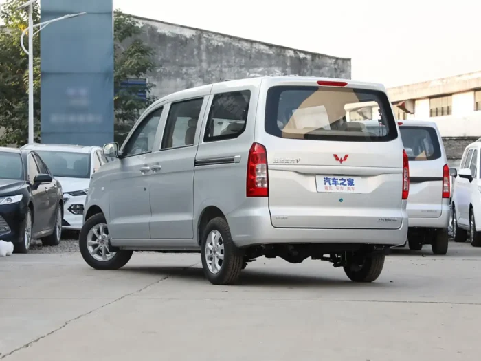 Wuling Hongguang V — изображение 4