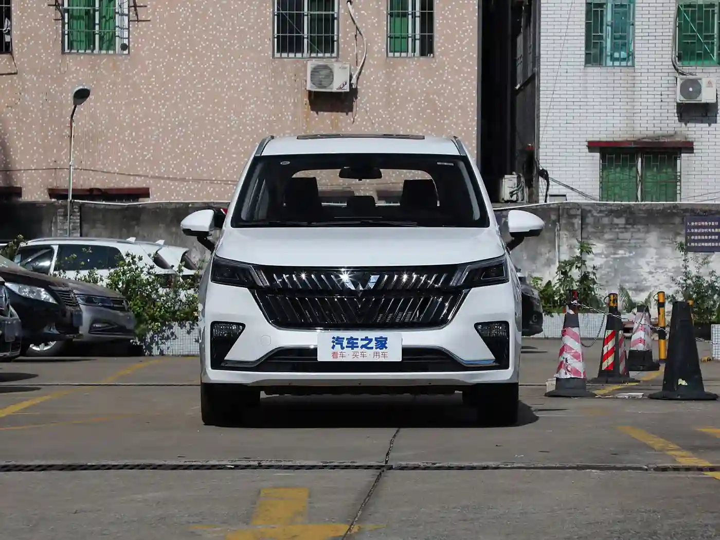 Wuling Jiachen exterior (4) Wuling Jiachen - Imagen 2