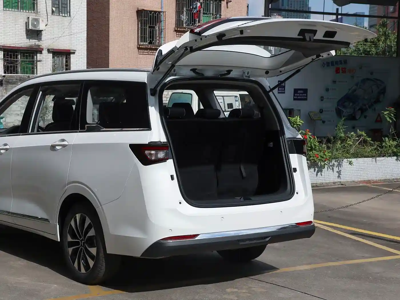 Wuling Jiachen interior (5) Wuling Jiachen - Imagen 9