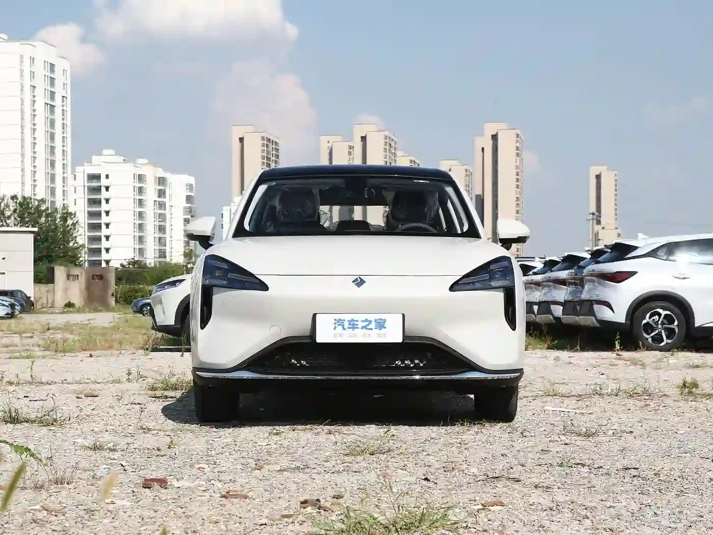 Baojun E6 exterior (2) Baojun E6 - Image 2