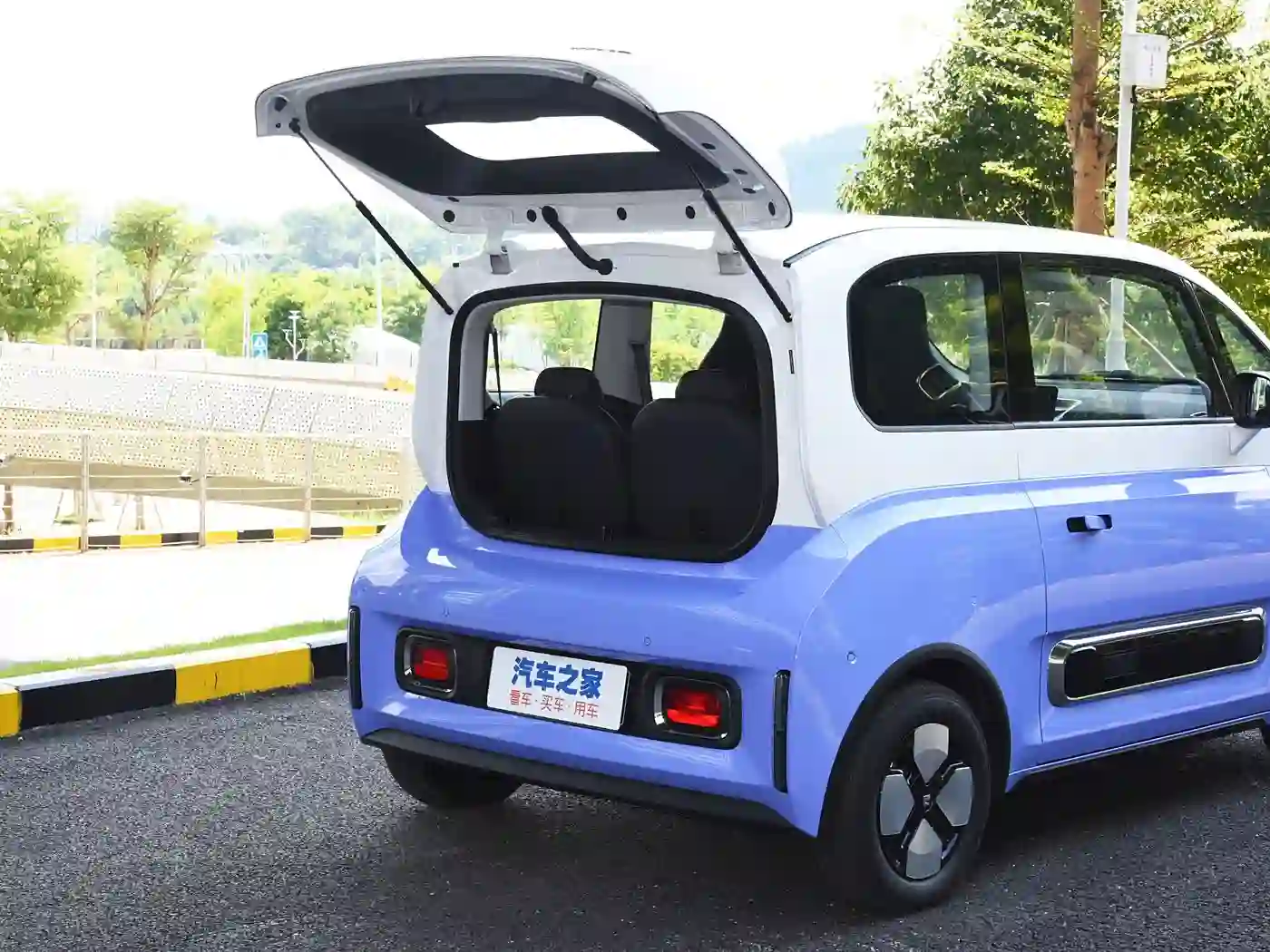Baojun KiWi EV interior (2) Baojun KiWi EV - الصورة 8
