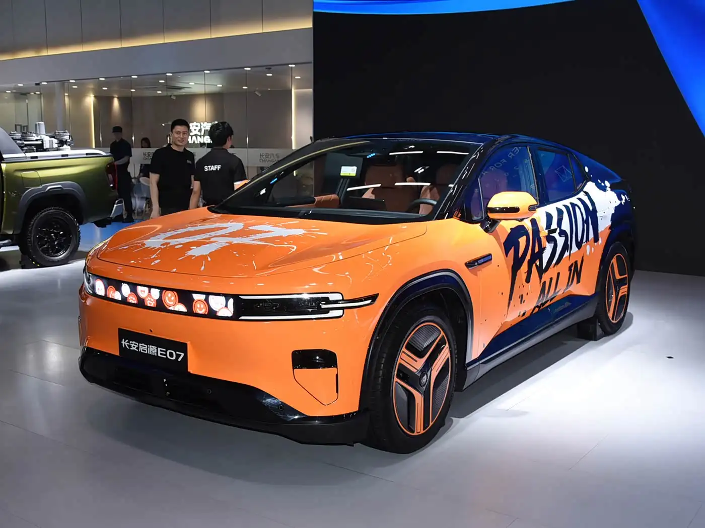 Changan Qiyuan E07 exterior (2) Changan Qiyuan E07 - الصورة 1