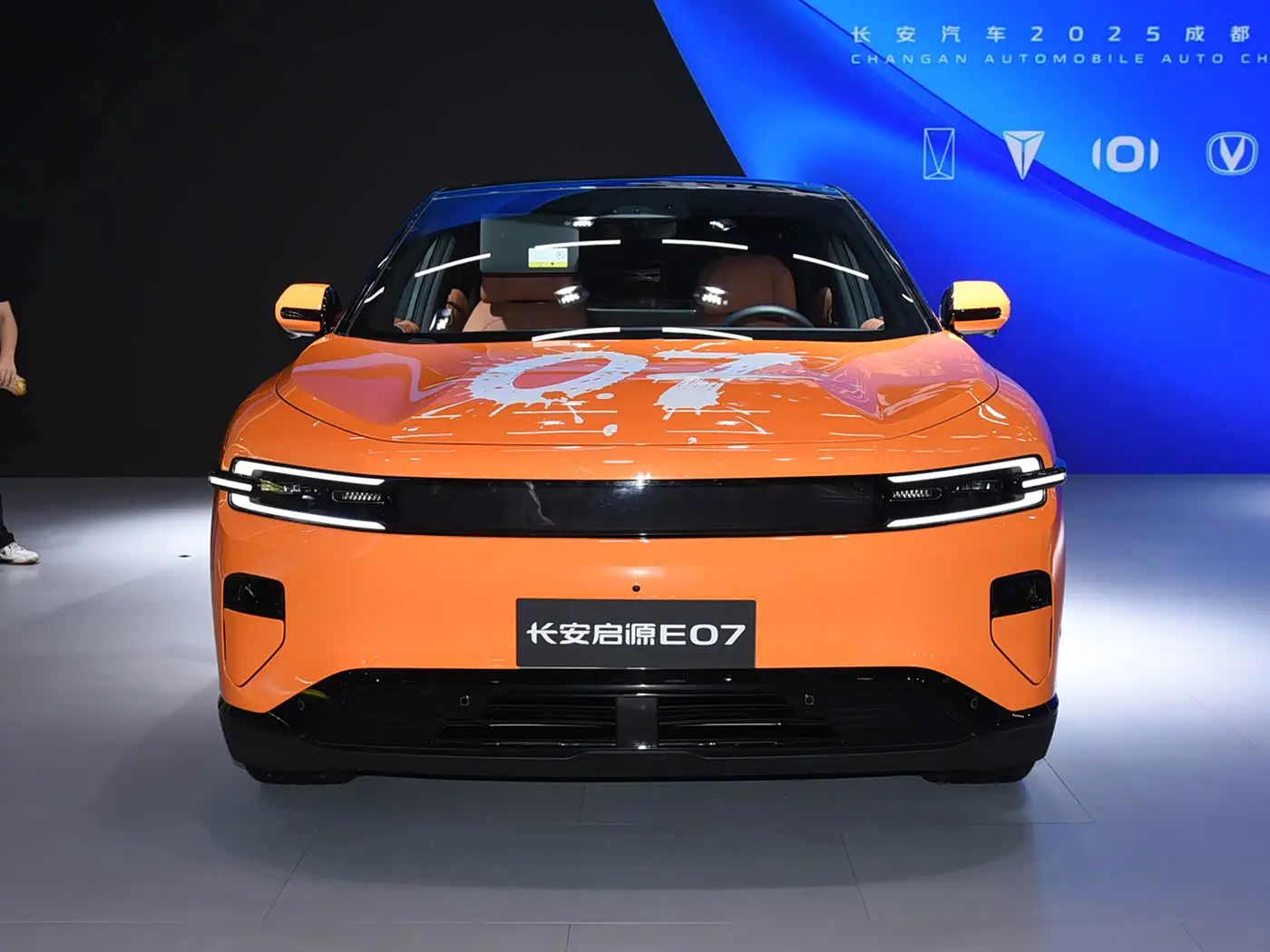 Changan Qiyuan E07 exterior (4) Changan Qiyuan E07 - الصورة 2