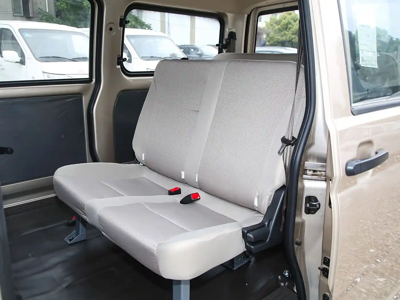 Wuling Rongguang S interior (2) Wuling Rongguang S - الصورة 8