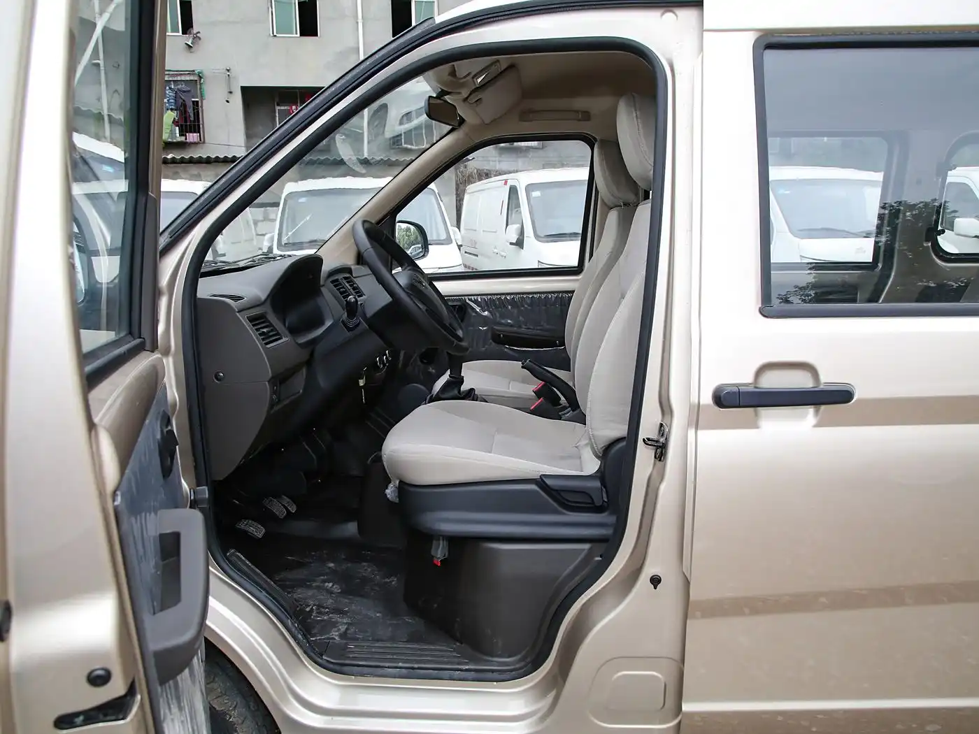 Wuling Rongguang S interior (3) Wuling Rongguang S - الصورة 6