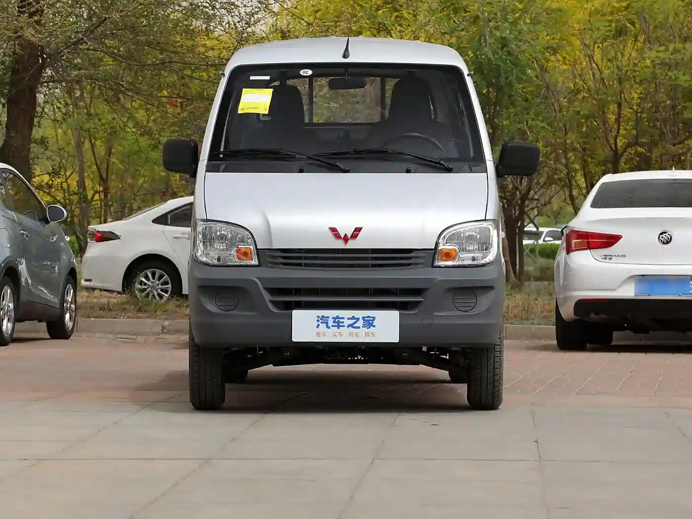 Wuling Zhiguang Small Truck exterior (2) Wuling Zhiguang Small Truck - الصورة 2