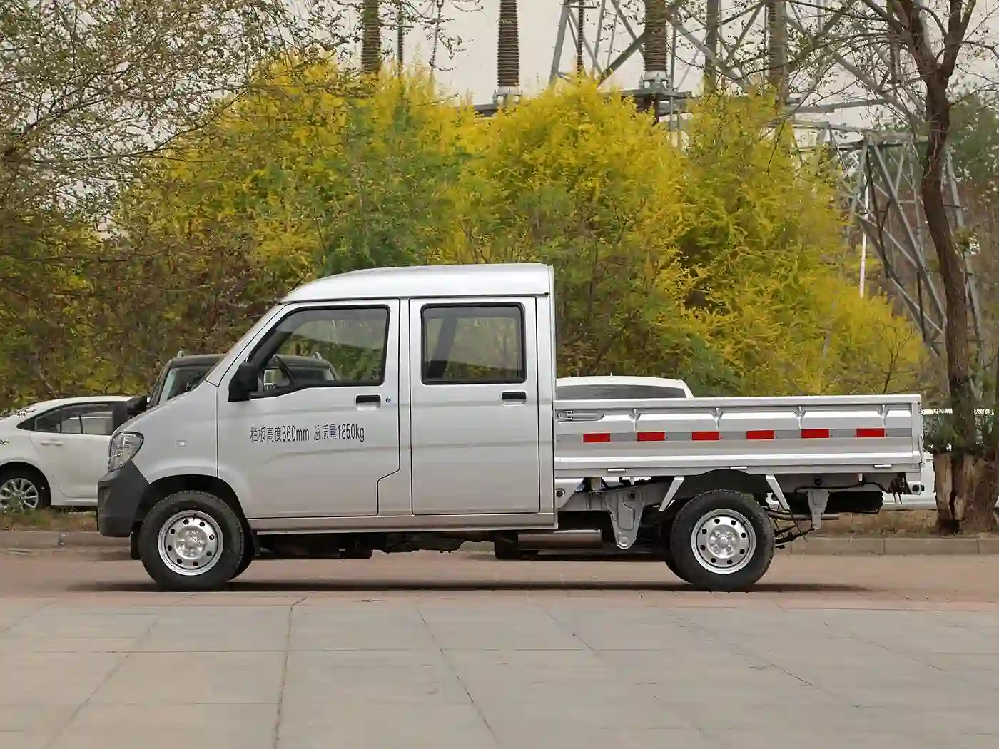 Wuling Zhiguang Small Truck exterior (4) Wuling Zhiguang Small Truck - الصورة 3